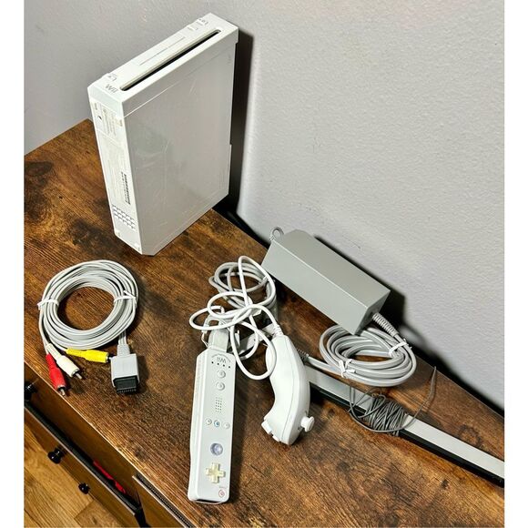 Nintendo Wii Console White Bundle RVL-001 GameCube Compatible - Tested & working - Picture 9 of 11
